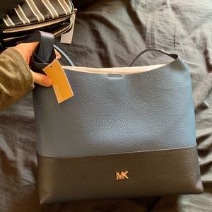 Michael Kors NWT  md hobo leather.  Dk CHBRY MLT